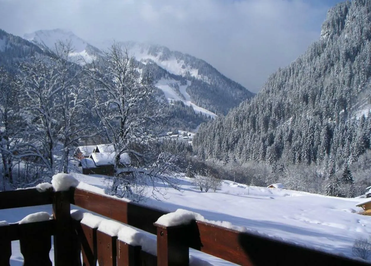 Appartement Les gentianes à Châtel